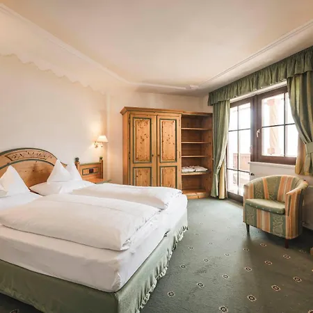 Ansitz Jakoberhof Hotel 4*