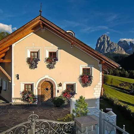 Ansitz Jakoberhof Hotel 4*